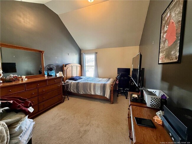 Building Photo - 642 Regimental Dr