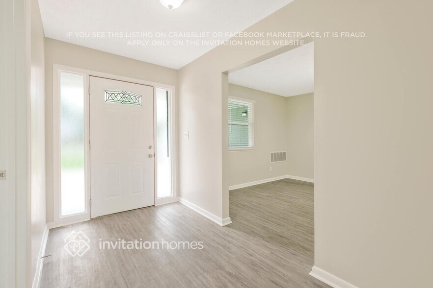 Building Photo - 2733 River Oak Dr