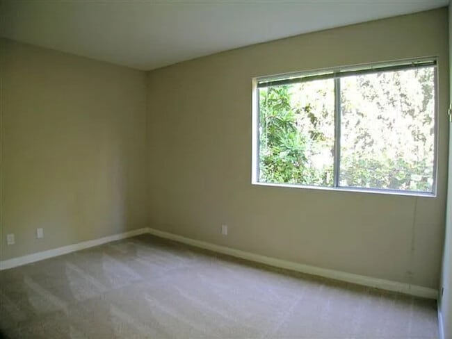 Building Photo - 56 Barranca Ave