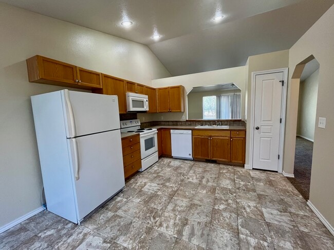 Building Photo - 16426 N Asbury Dr
