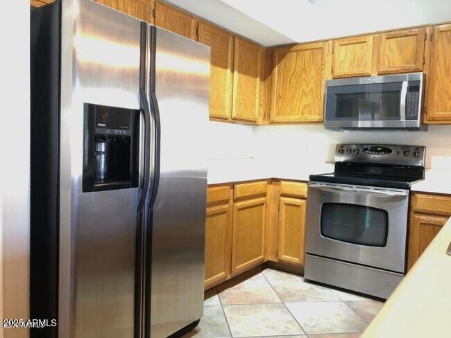 Building Photo - 837 N Sailors Way