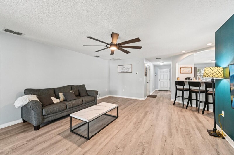 Building Photo - 2122 Pleasure Run Dr