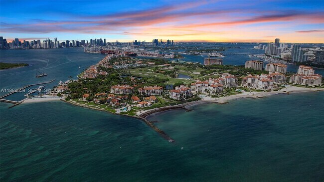 Building Photo - 19216 Fisher Island Dr