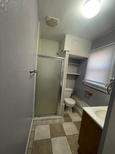 Building Photo - 115 Sycamore St