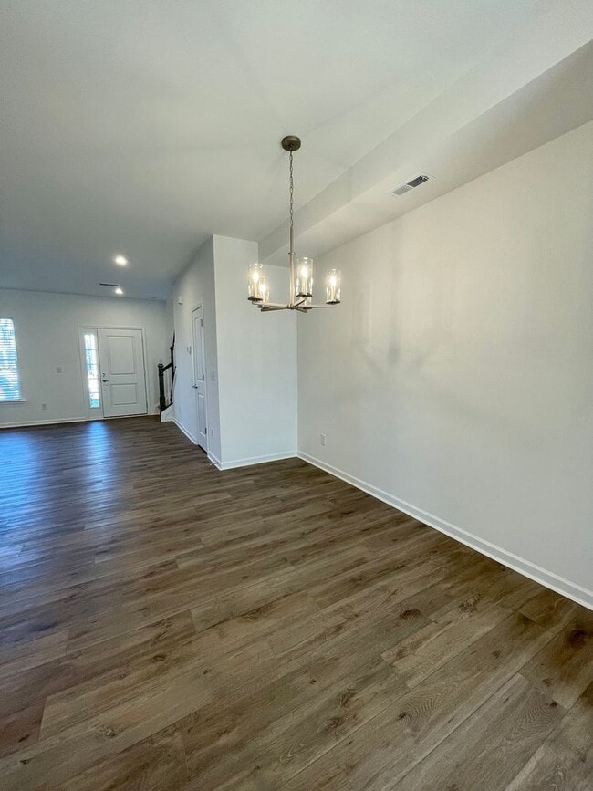 Building Photo - 3BR/2BA Townhome in Popular Pringle Towns