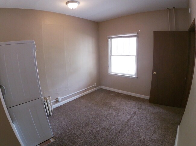 Bedroom 3 - 527 6th Ave SW