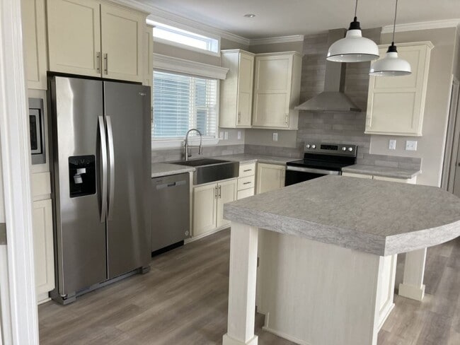 Building Photo - 3604 Campari Dr