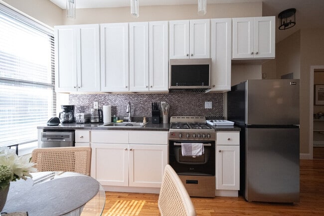 Building Photo - 234 W 112th St