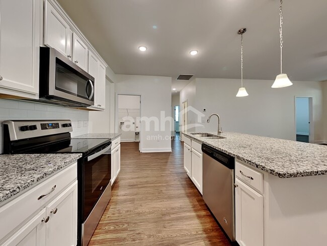Building Photo - 227 Swan Dr