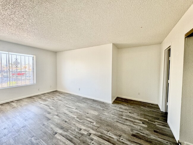 Building Photo - Spacious 2-Bed, 2-Bath Townhome for Rent w...