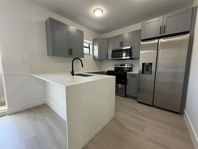 Building Photo - 2100 SW 6th St