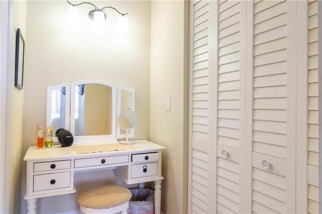 Building Photo - 308 Brackenwood Cir