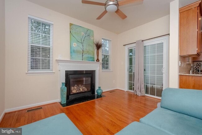 Building Photo - 7349 Mockingbird Cir