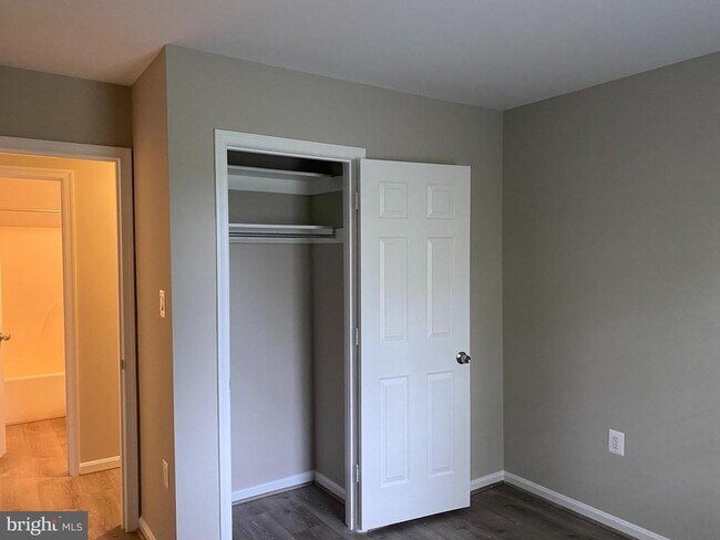 Building Photo - 9949 Grapewood Ct