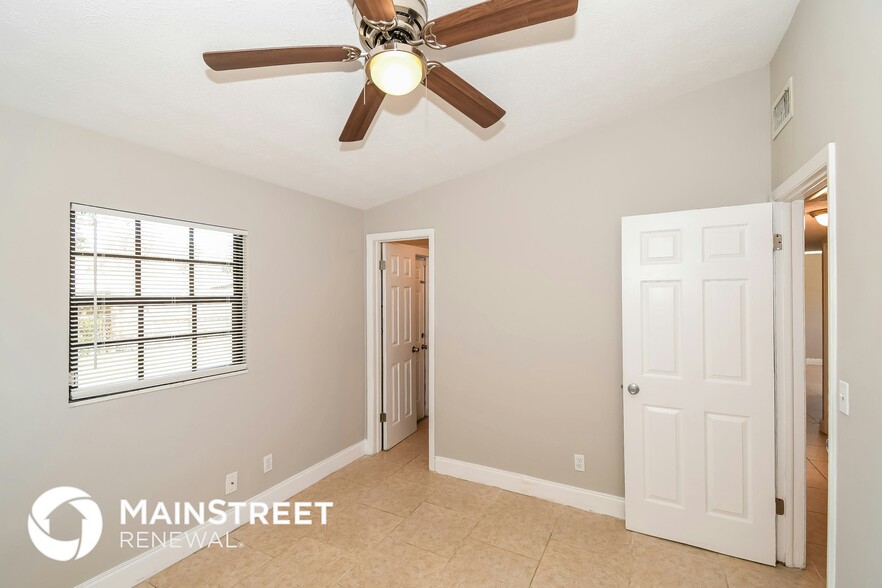 Building Photo - 7613 Crest Dr N