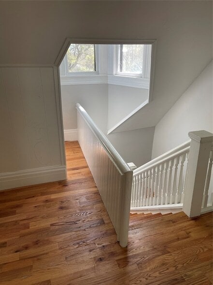 Building Photo - 402 S Pearl St