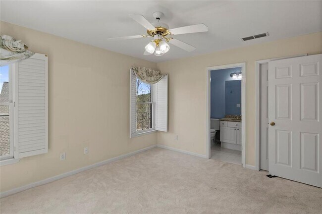 Building Photo - 5685 Lake Manor Trce