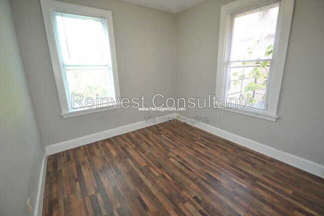 Building Photo - 987 Cleveland Ave