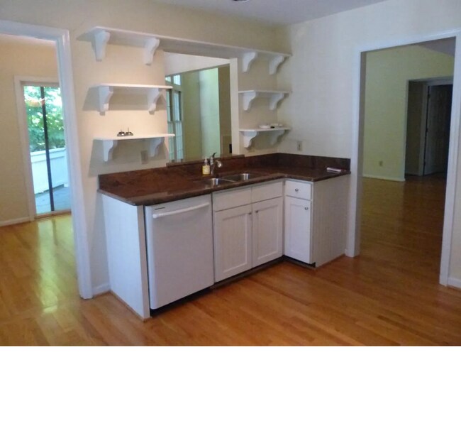 Building Photo - 309 Kirkwood Dr