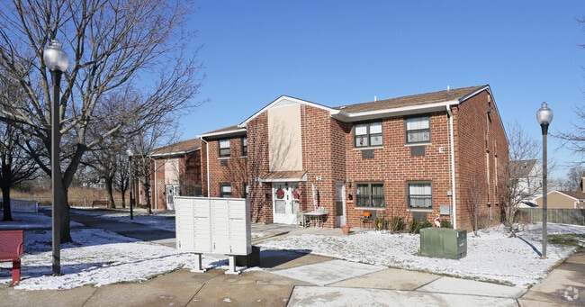 Building Photo - Halandia Shores