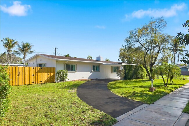 Building Photo - 8501 SW 128th St