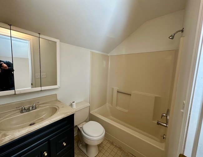 Building Photo - 26 Stoney Dr