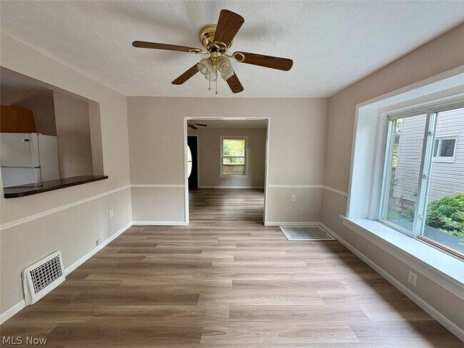 Building Photo - 605 Sackett Ave