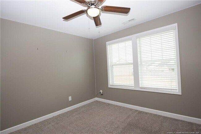 Building Photo - 5709 Pondhaven Dr