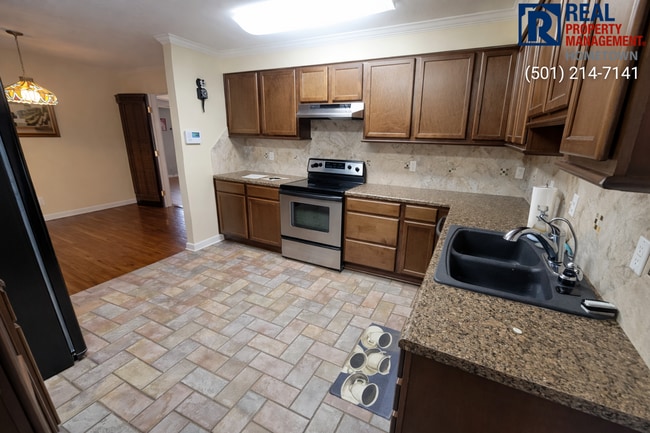 Building Photo - 130 Sheridan Rd