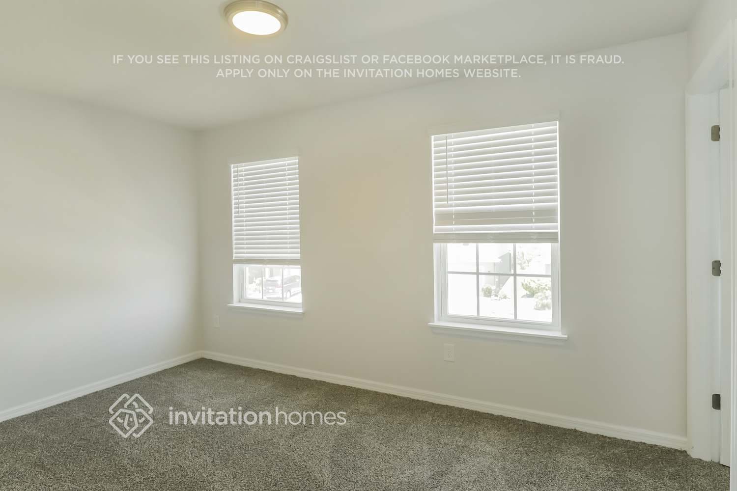 Building Photo - 10479 Hawks Landing Dr