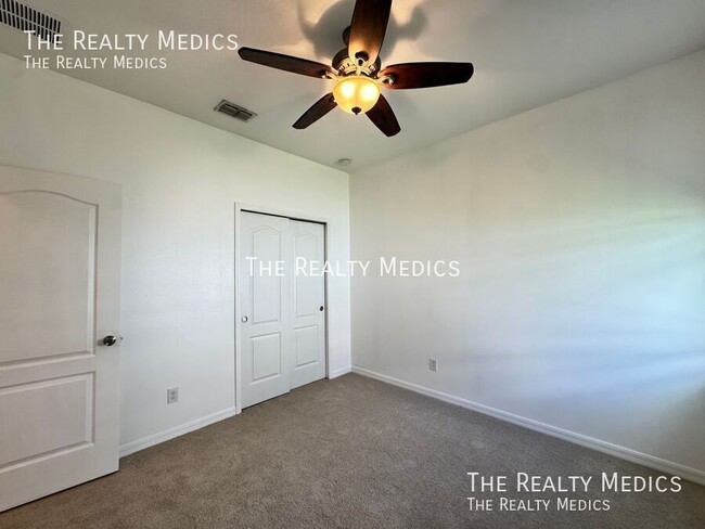 Building Photo - 308 Blue Cypress Dr