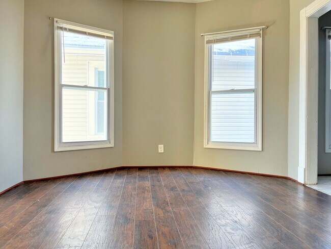 Building Photo - 116 Hawley St