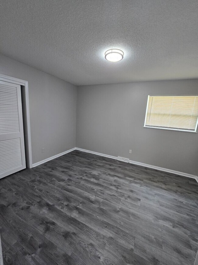 Building Photo - 1408 N 63rd Terrace