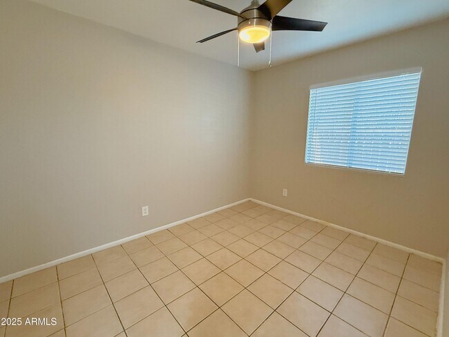 Building Photo - 1551 E Christy Dr