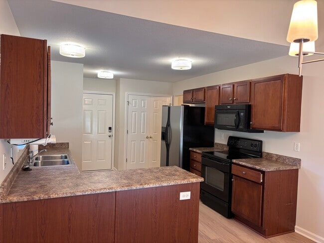 Building Photo - 83 Birkshire Way