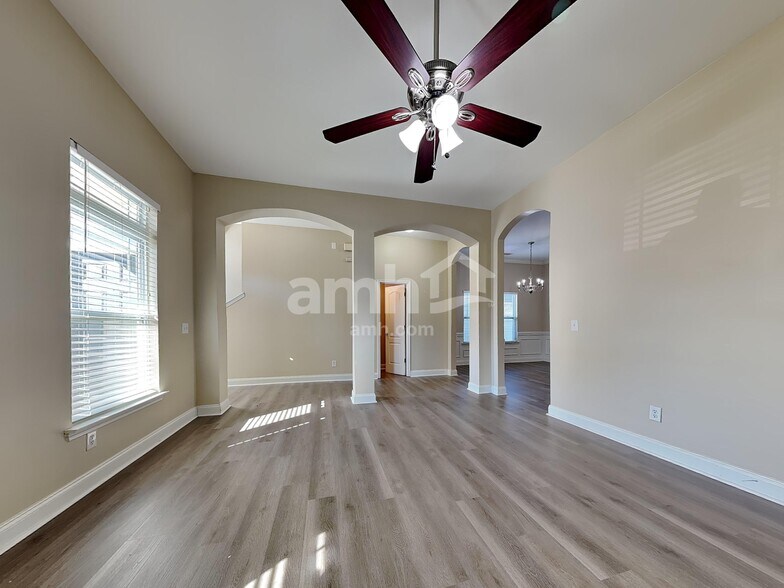 Building Photo - 515 Flat Rock Ter