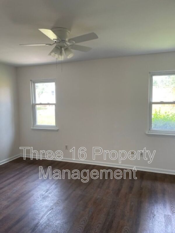 Building Photo - 4207 Fairfield Cir