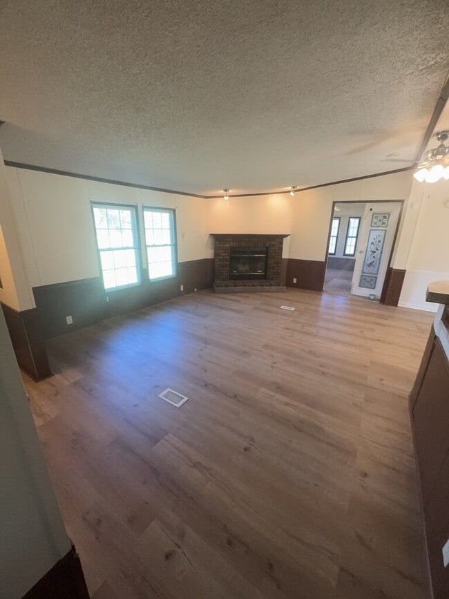 Building Photo - 1557 Catherine Lake Rd