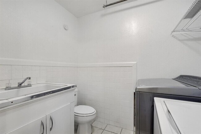 Building Photo - 4306 Avenue B