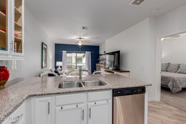 Building Photo - 2511 W Queen Creek Rd