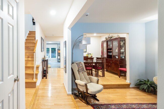 Building Photo - 9843 Campbell Dr