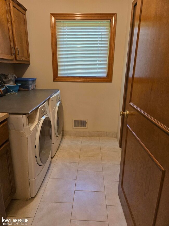Building Photo - 52843 Deerwood Dr