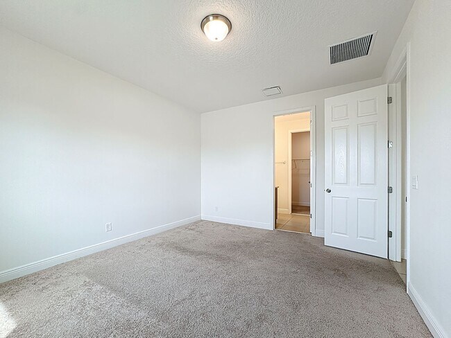 Building Photo - Hanover Lakes-2889 Nottel Drive St. Cloud