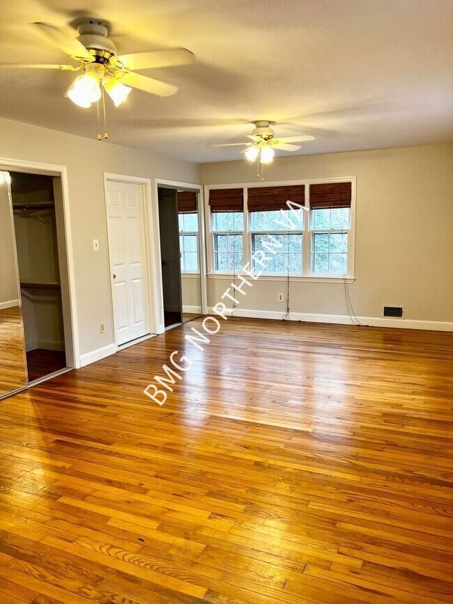 Building Photo - 832 Leigh Mill Rd