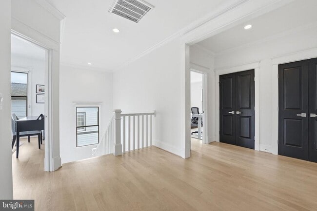 Building Photo - 2504 12th St N