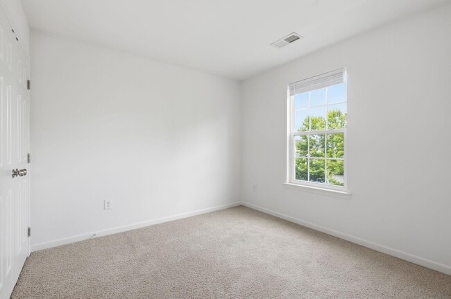 Building Photo - 20 Houser Dr