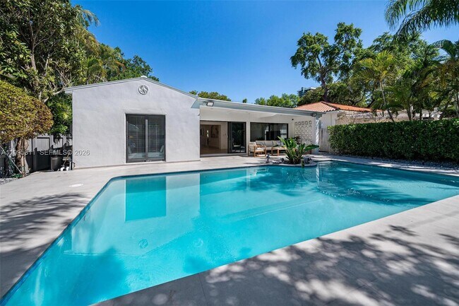 Building Photo - 696 NE 67th St