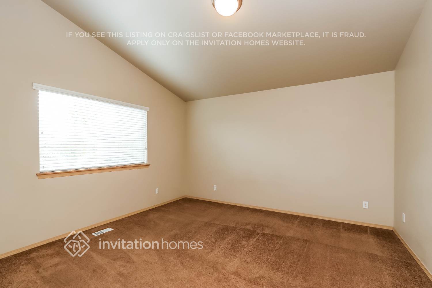 Building Photo - 18560 96th Ave E