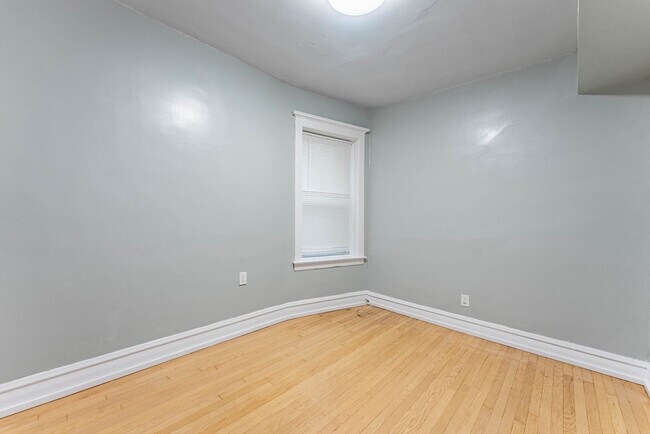 Building Photo - 4200 W 21st Pl