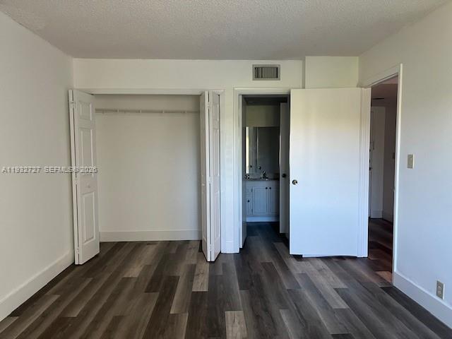 Building Photo - 120 Lakeview Dr